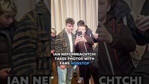 Ian Nepomniachtchi TAKES PHOTOS with FANS NONSTOP 😂